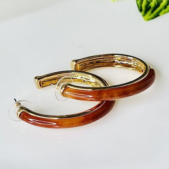 Kara Ross Black Label by Chico’s Tortoise Resin Gold Tone Earrings Open Hoop - Picture 2 of 9